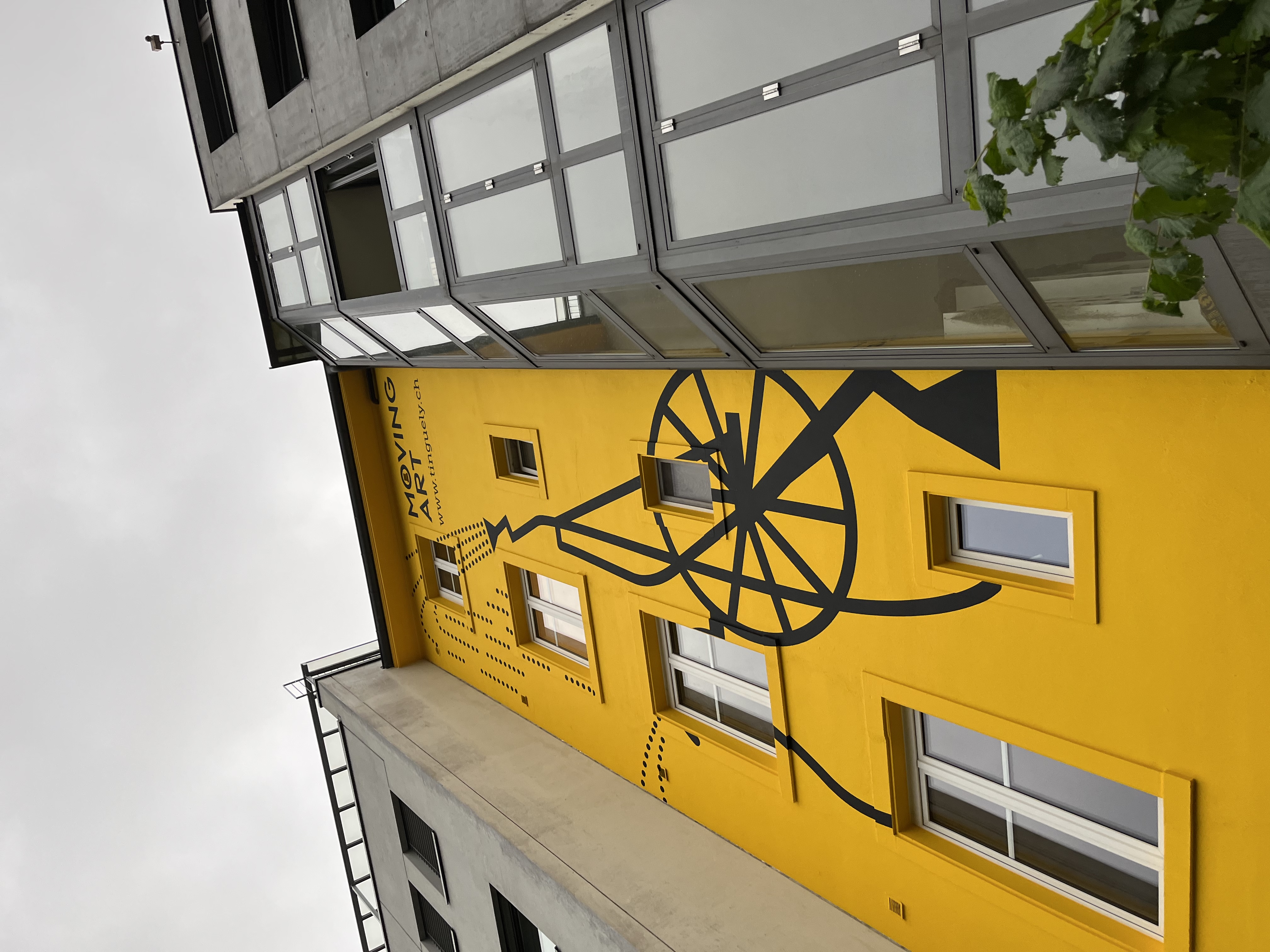 https://www.sarahweishaupt.cyon.site/media/pages/home/illustration-fassade-fuer-museum-tinguely/2472b1dae6-1656364119/3627dabe-d8cf-46c8-b0ba-add298770446.jpeg